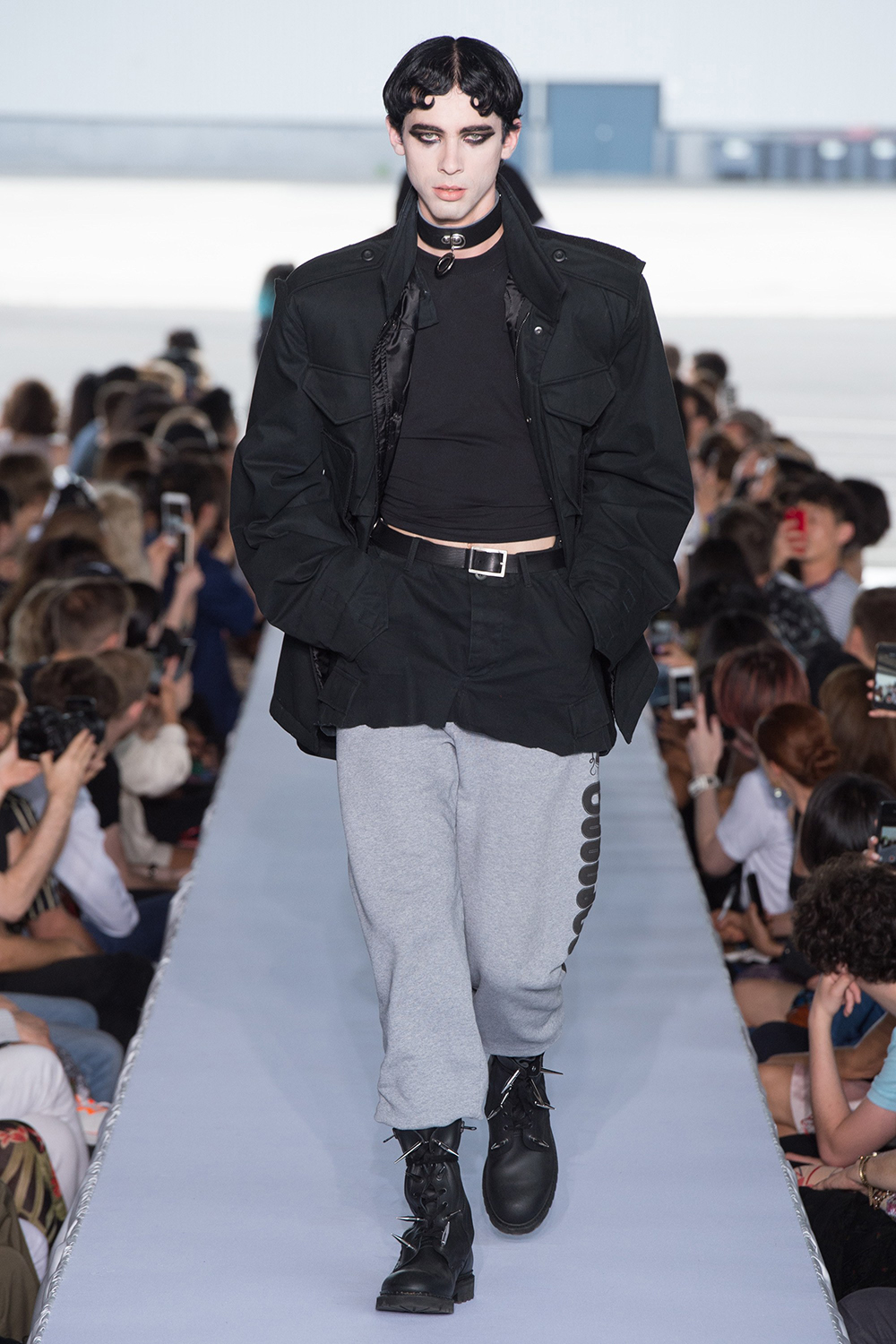 vetements-spring-summer-2019-paris-couture-week-24 - ICON