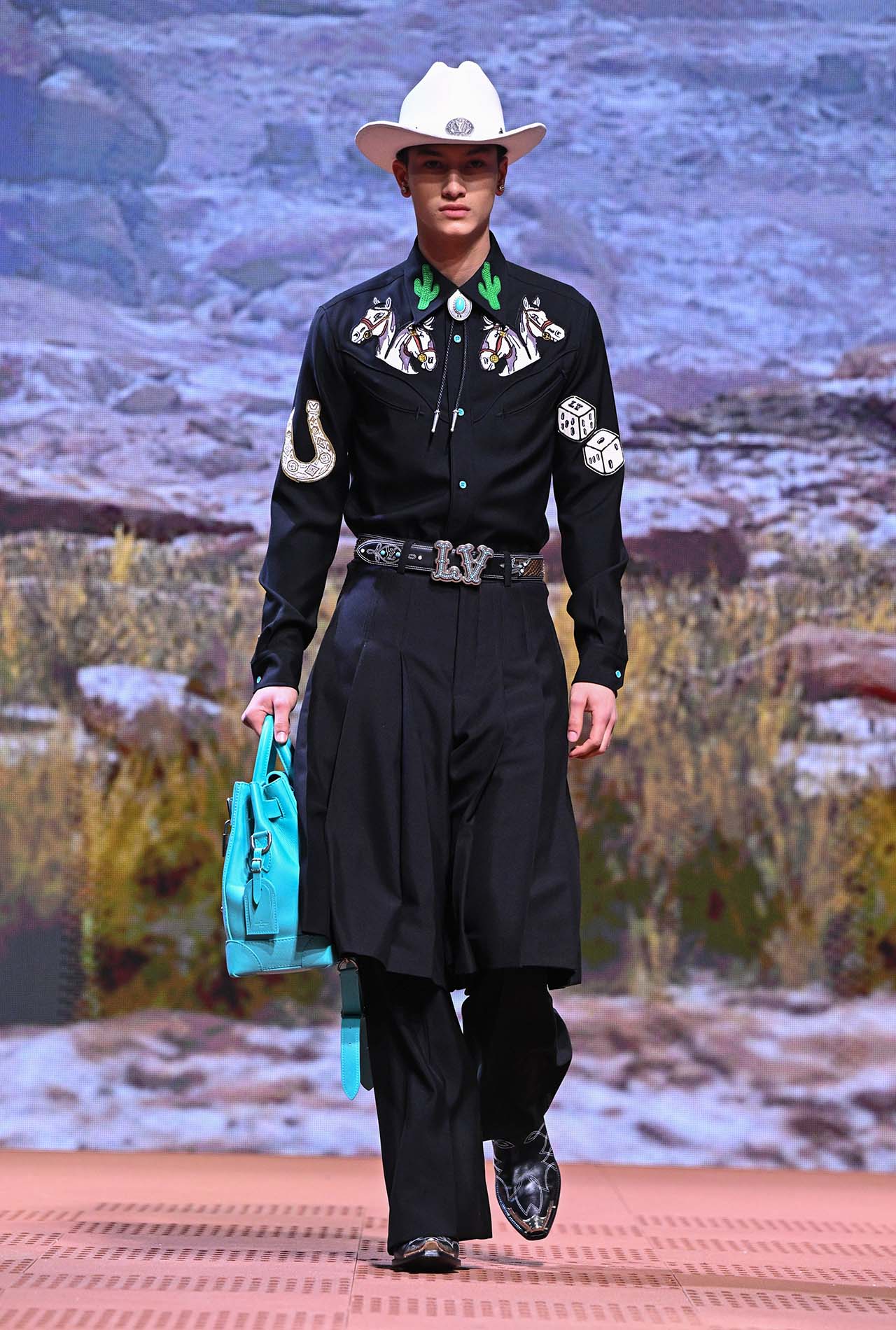 Louis Vuitton : Runway - Paris Fashion Week - Menswear Fall/Winter 2024 ...